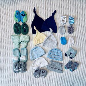 Newborn hats, mittens & booties